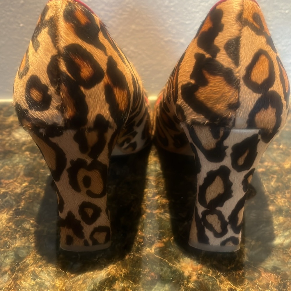 B Makowsky Leopard Print Heels Size 8 - image 3